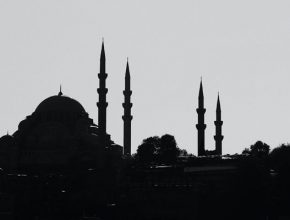 aydının kuşadası ilçesindeki camiler mescitler